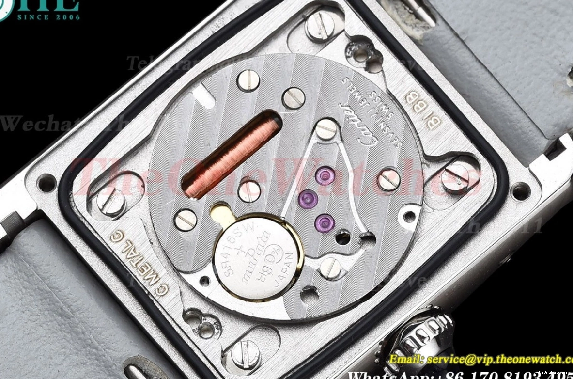 Small Leather Quartz Must On SS Grey Strap White K11F Tank LE dial 0206